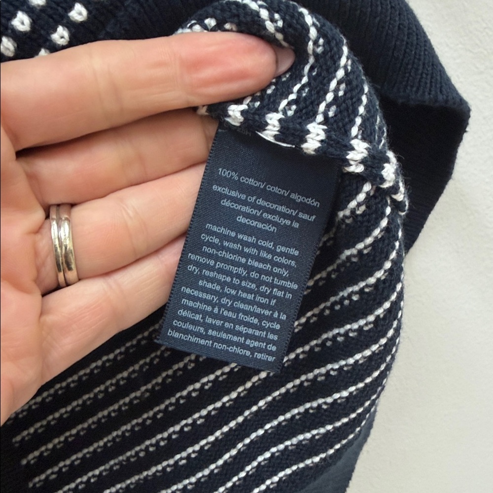Tommy Hilfiger Blue and White Striped Short Sleeve V Neck Sweater Sz Small! - Picture 6 of 7